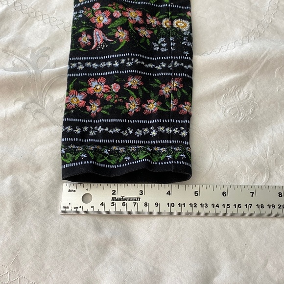 Old Navy PIXIE Women's Black Floral Fairy Garden Mid Rise Stretchy Pants 2-Tall - Picture 13 of 14